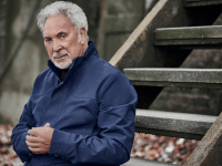 Album review: Tom Jones – Surrounded by Time