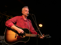 Album review: Billy Bragg – The Million Things That Never Happened